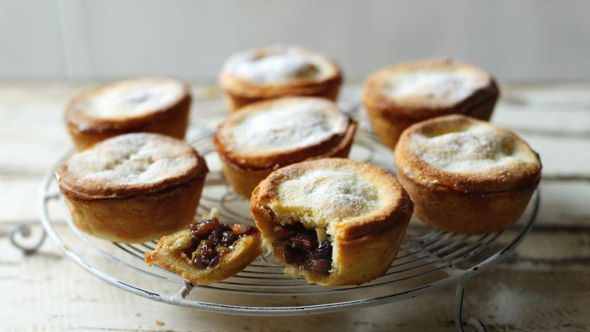 Paul Hollywood s Mince Pies Recipe BBC Food Mince Pie Club 